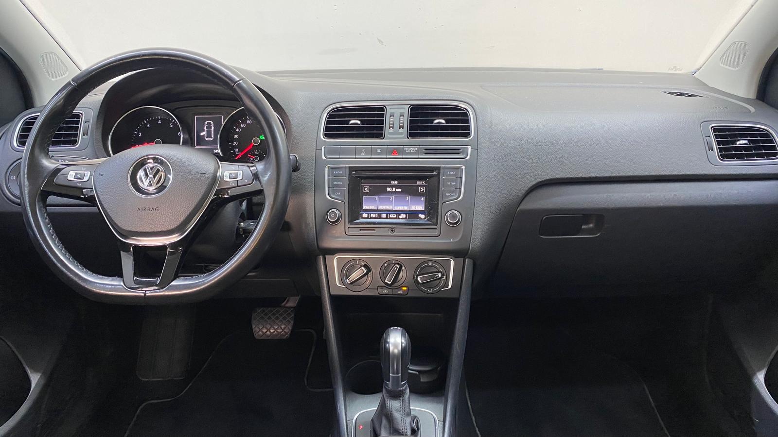VOLKSWAGEN POLO 24